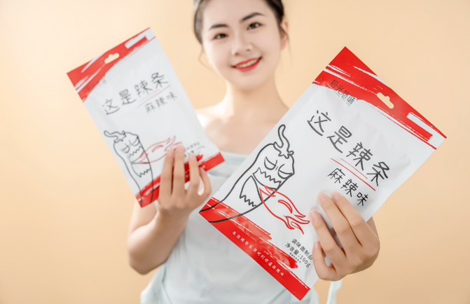 創(chuàng)新零食文化興起，拾光悠味辣條多維布局，美味與商機(jī)并存！